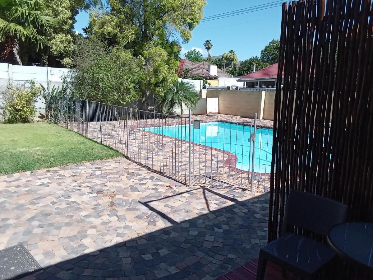 10 On Fairview B&B Paarl Luaran gambar